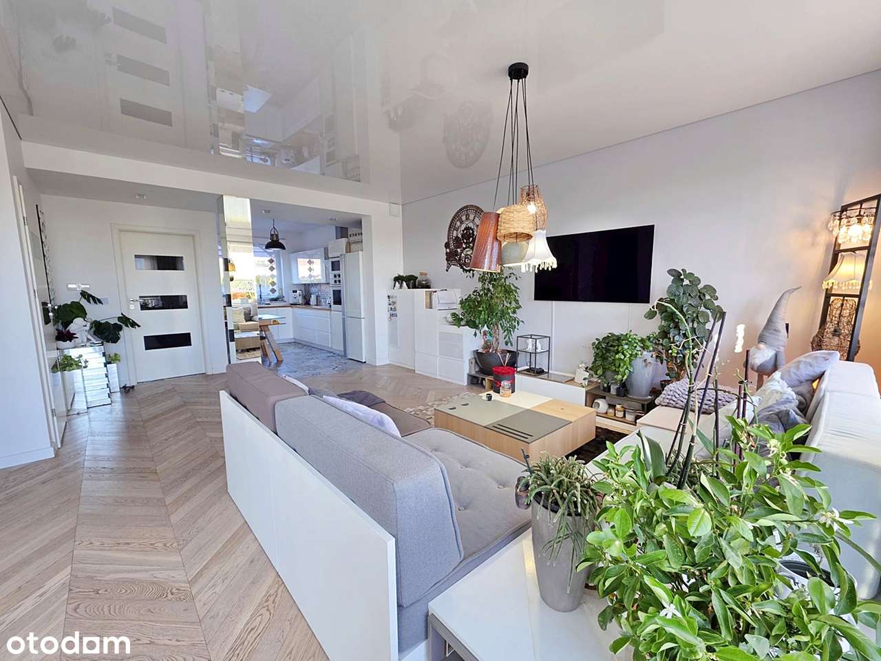 Elegancki, doskonale zaprojektowany dom z 4 sypialniami i garażem-5