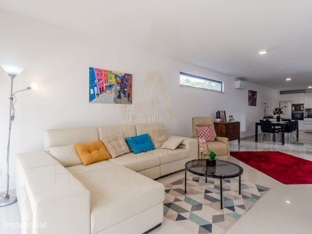 Moradia T4 com piscina em Castelo (Sesimbra)-7