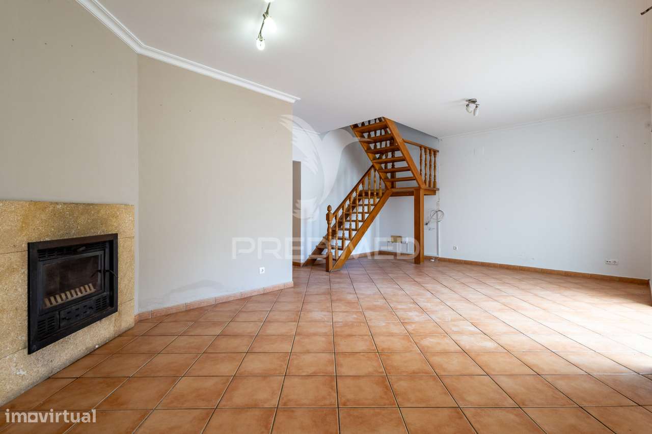 Moradia T4 de Gaveto na Urbanização Quinta Nova – Évora Com Quintal... - Grande imagem: 5/39