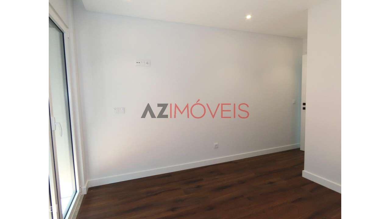 MORADIA NOVA T4 NO CENTRO DE LEIRIA-17