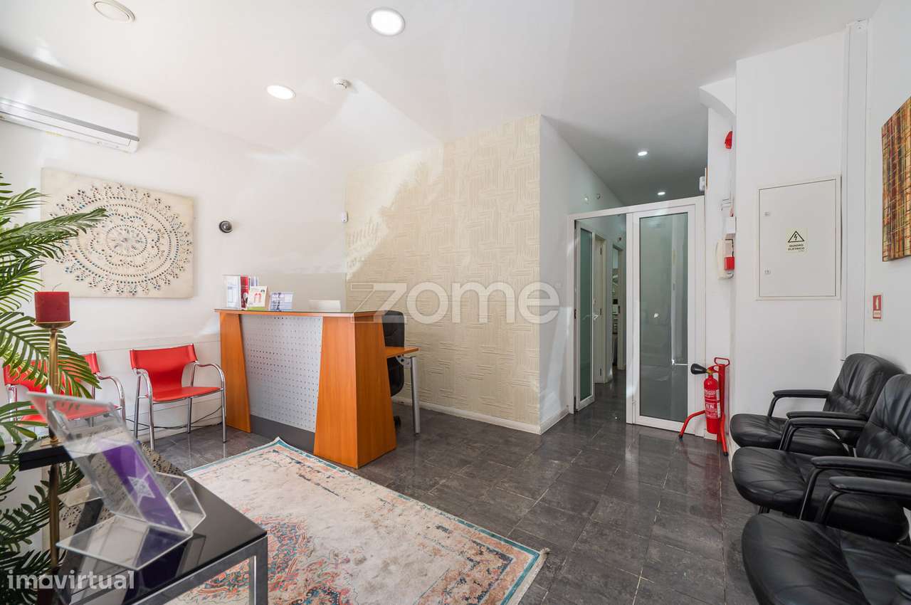 Trespasse de Clínica Dentária Totalmente Equipada – Pronta a Operar... - Grande imagem: 2/34