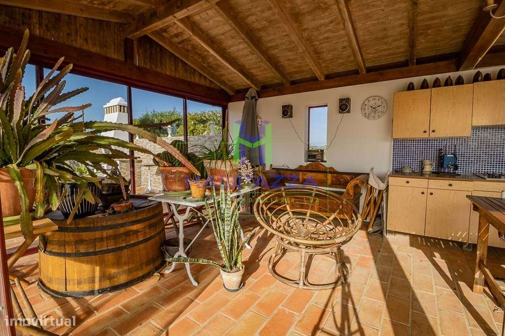 Fantástica Moradia Térrea T3+1, com piscina, grande jardim, e garagem,-9