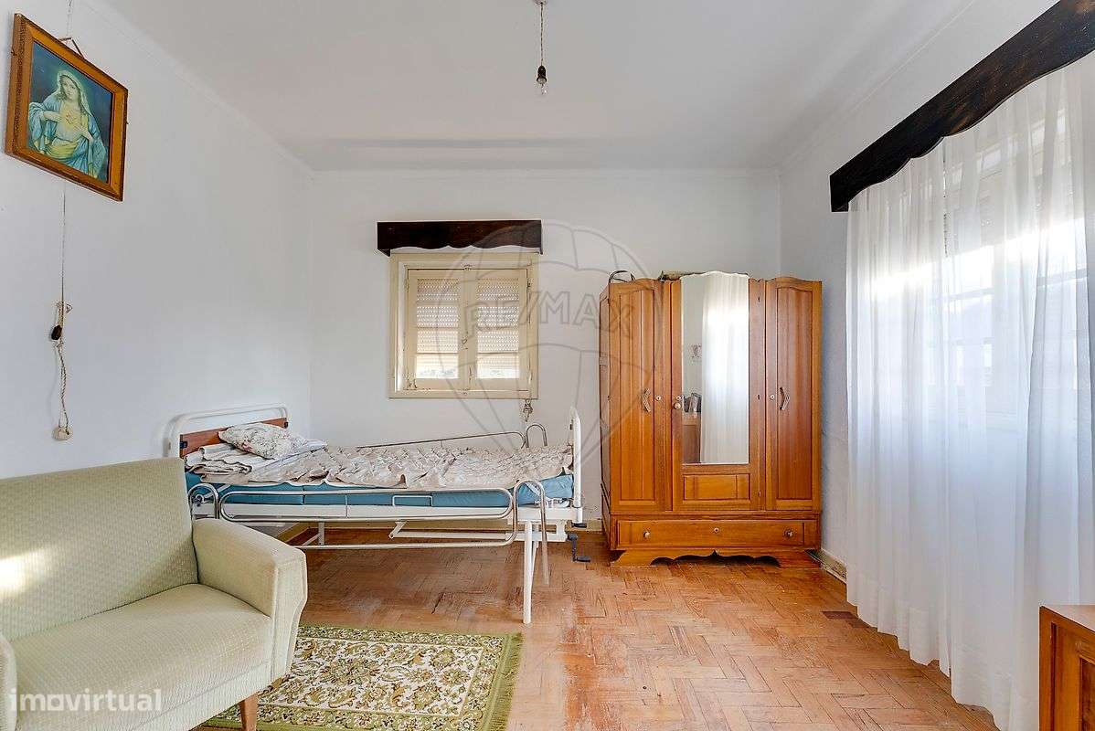 Moradia T6 | 2 Andares com Utilização Independente | Lote 1048m2-11