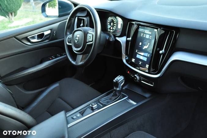 Volvo V60 D3 Momentum - 31