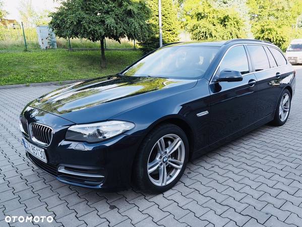 BMW Seria 5 525d xDrive Touring - 2