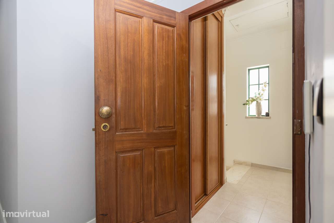 Andar de moradia T3 com logradouro independente-23