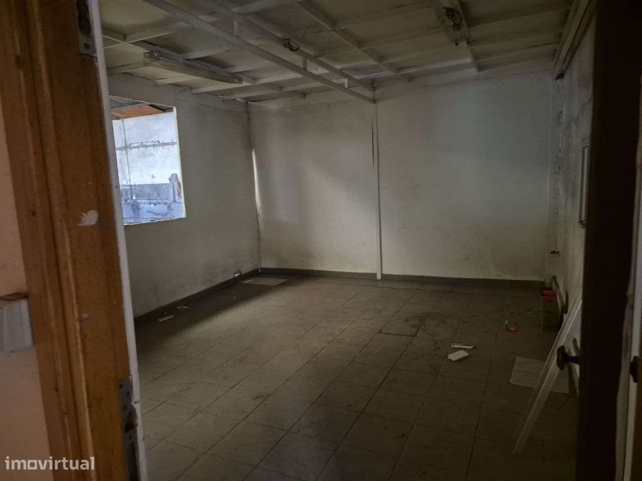 Armazém com Moradia na rua Regadio - Santa Maria da Feira-16