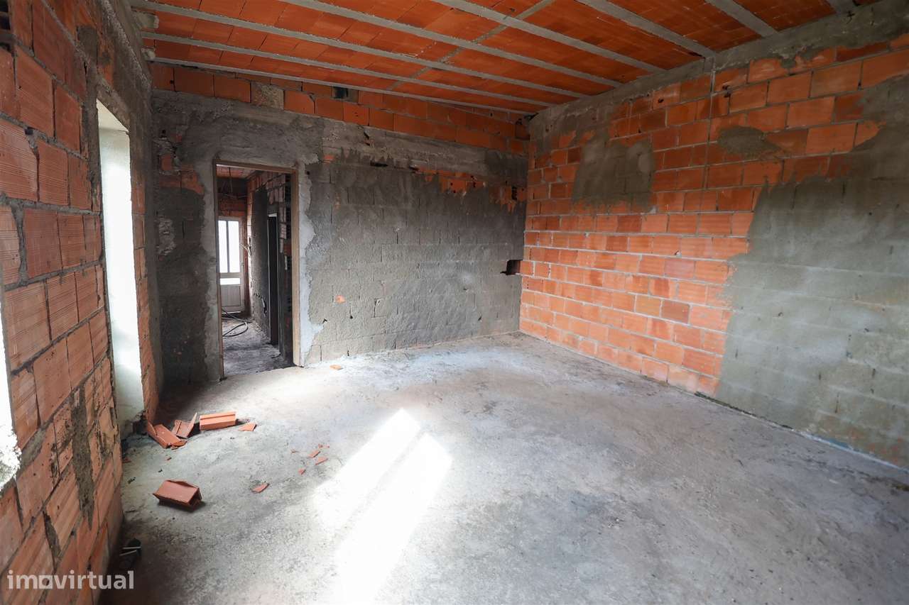Moradia para Restaurar T9 Venda em Moitas Venda,Alcanena - Grande imagem: 4/14