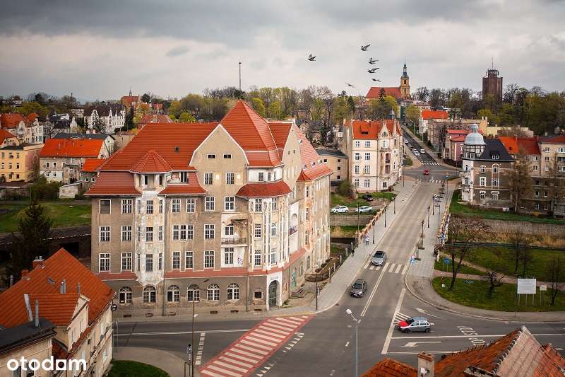 Piękna kamienica w sercu Dzierżoniowa. Super oferta.