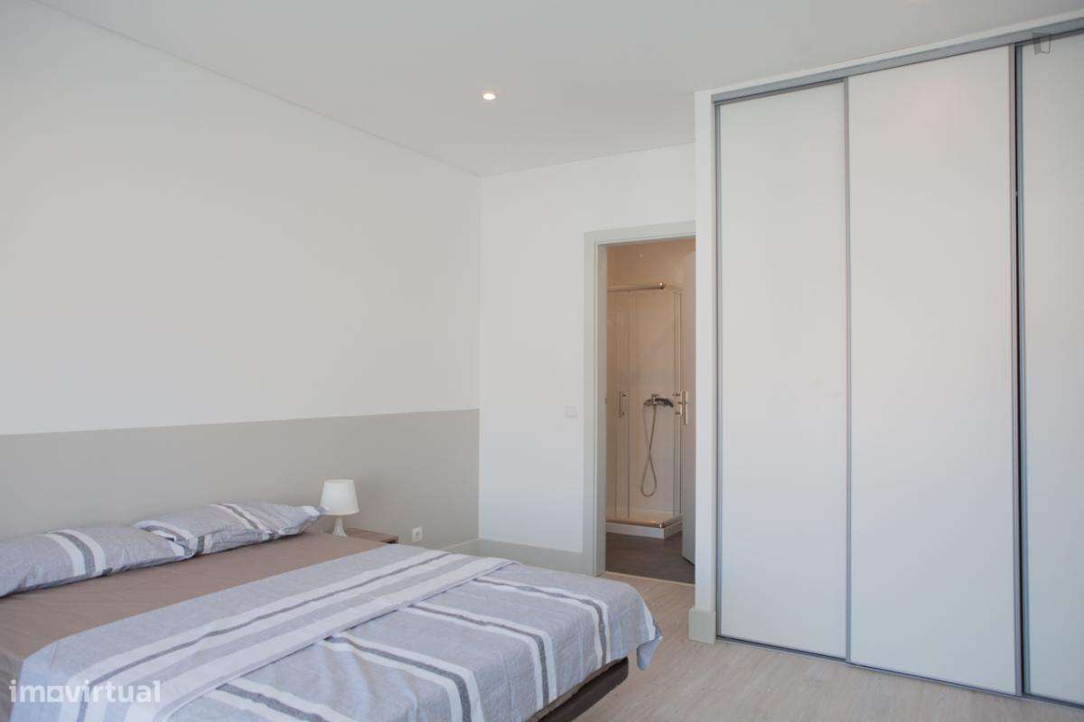 Quarto - localizado em Montes Claros Coimbra - Grande imagem: 5/26