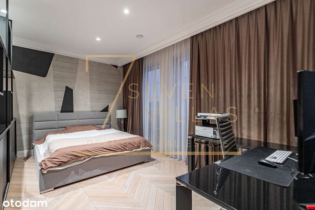 Luksusowy dom z imponującą przestrzenią-12