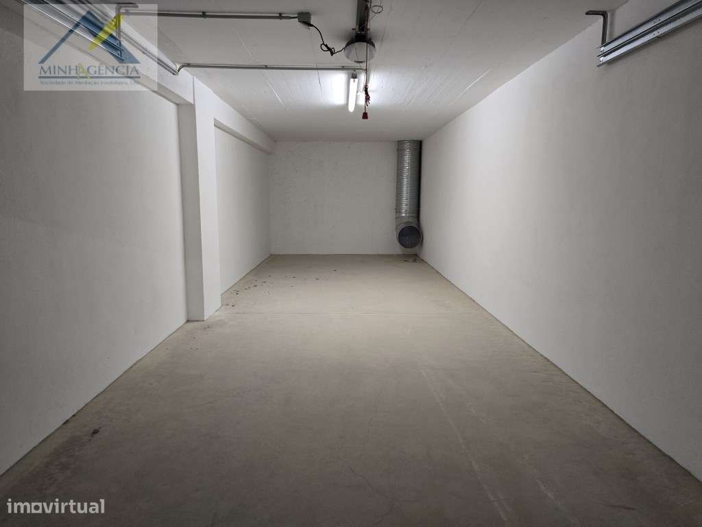 Apartamento T3 Novo com garagem e piscina no Montijo-36