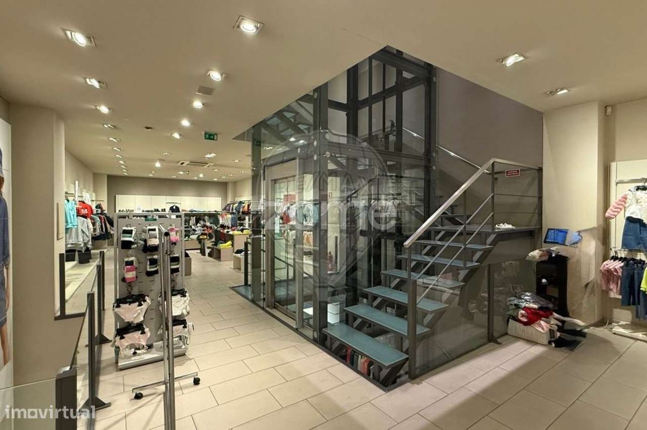 À Venda Prédio com-25