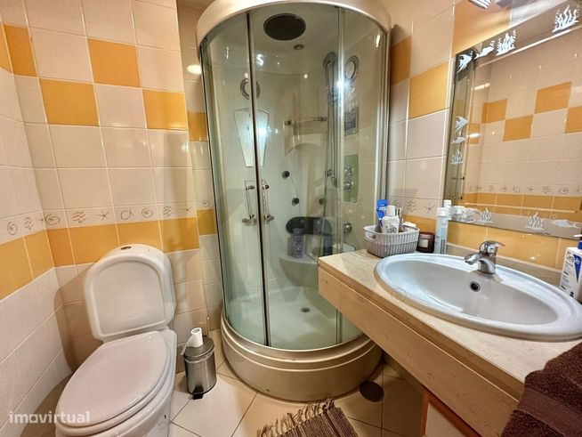 Apartamento T2 situado no Pilar - São Martinho- Próximo de serviços e-13
