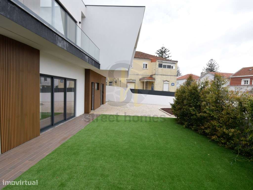 Moradia Nova V4 no Centro da Parede-45