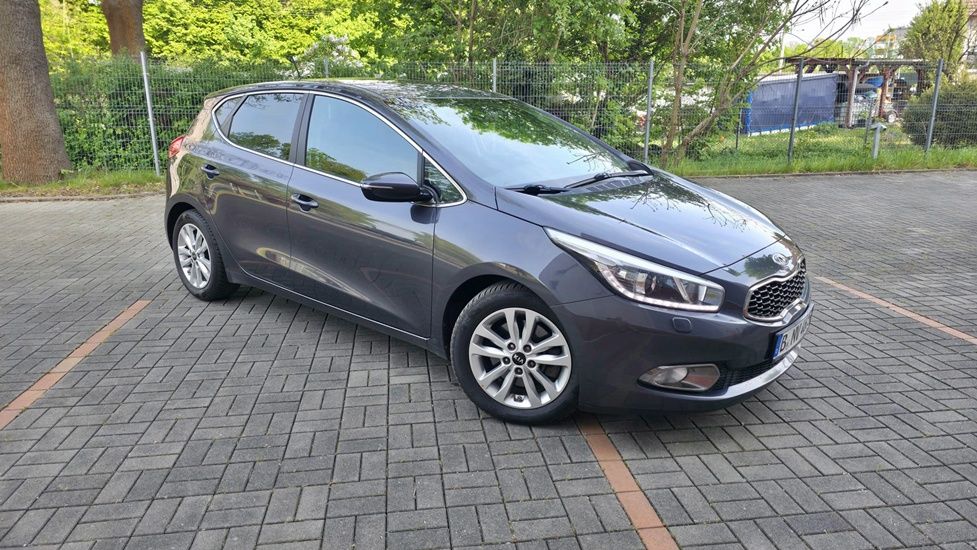 Kia Ceed II (2012-) 1.6 CRDi 136 ISG Spirit 2015
