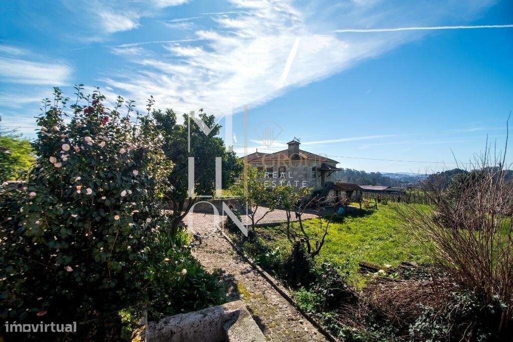 Quinta do Loureiro: Uma Casa Solar Histórica e Elegante em Lousada-31