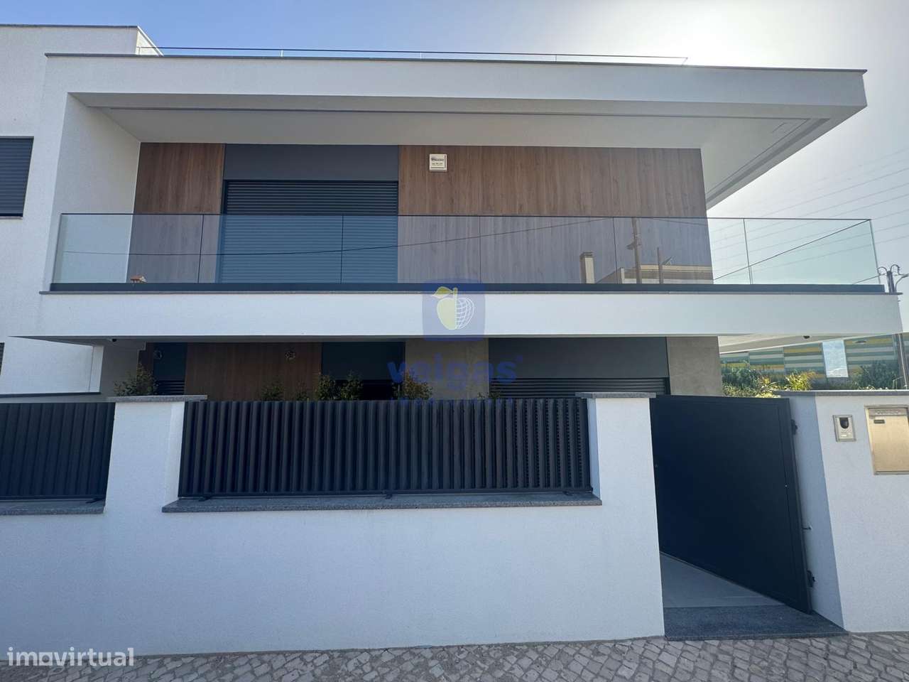 Moradia T4 C/ Piscina -  Bairro Primavera-6