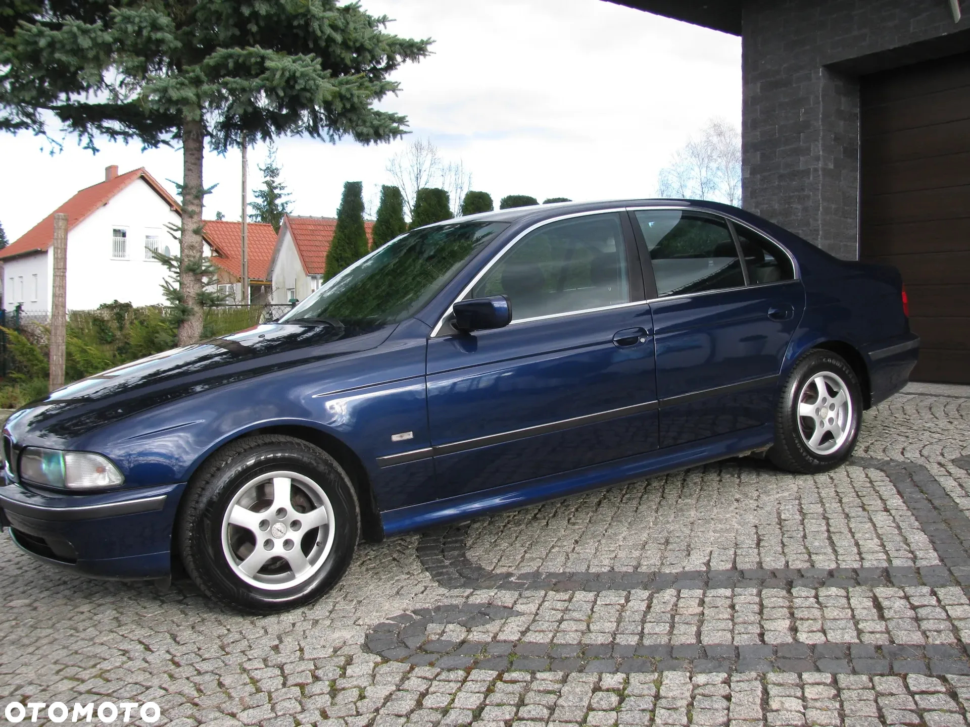 BMW Seria 5 520i - 4