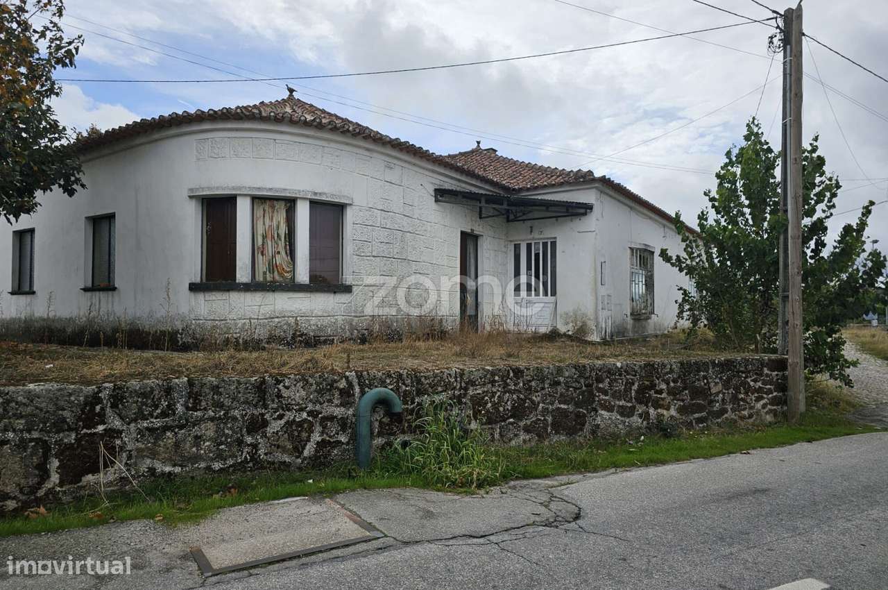 Prédio Urbano com Comércio e Habitação – Aldeia de Chã, Alijó-2