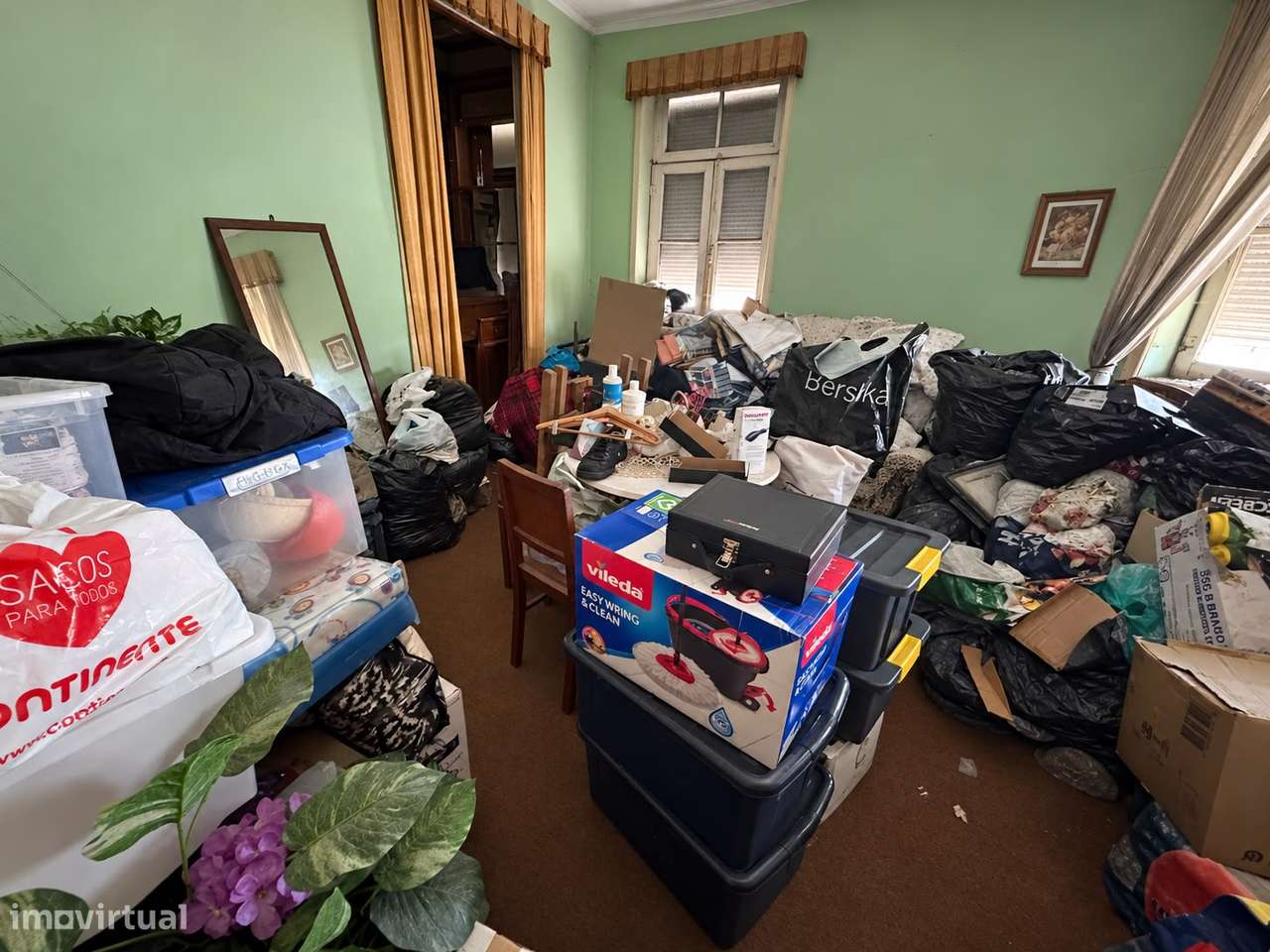 Prédio | 23 Divisões | Garagem 2 Carros | Quintal 90m2 | Rio Tinto-12