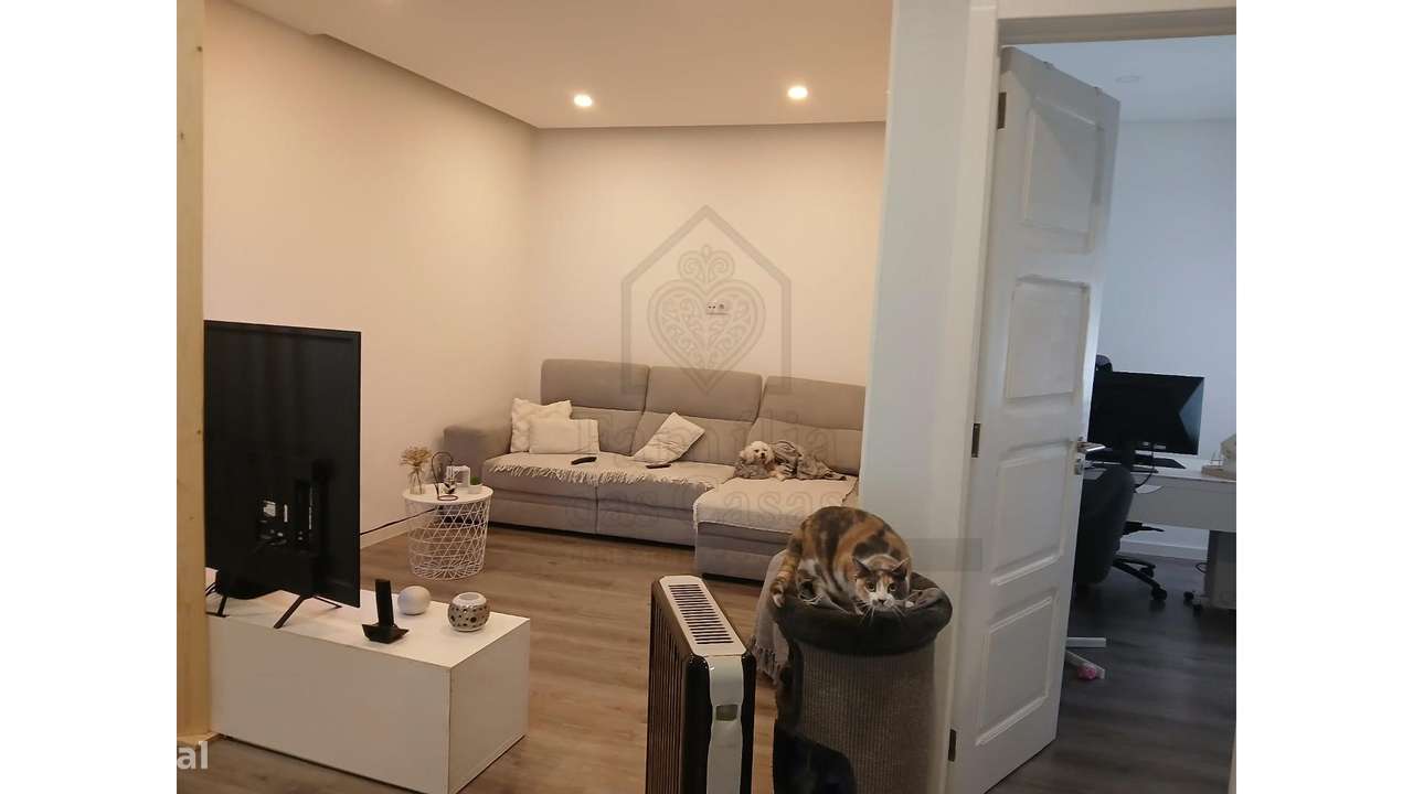 T3 com Logradouro e Garagem-Seixal-0