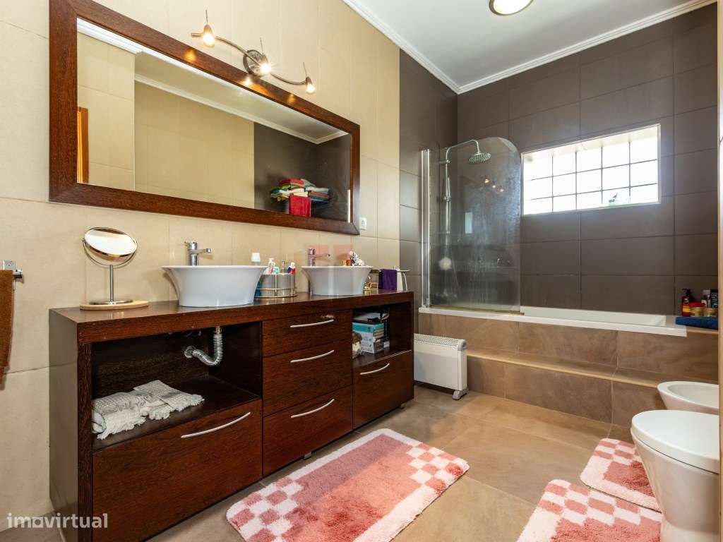 Moradia V4 Isolada com 3 Suites - São Vicente Ferreira, Ponta Delga...-6