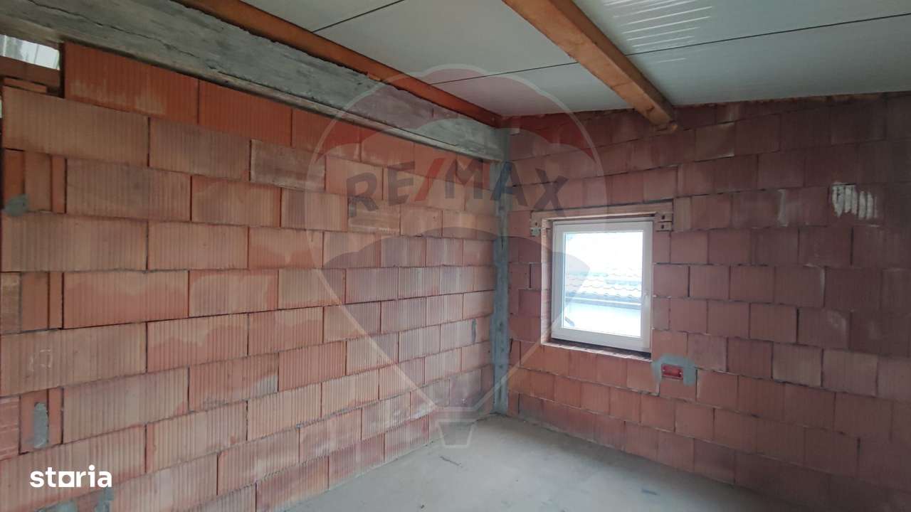 Casă cu mansarda de vanzare Osorhei, 8 km de Oradea - Imagine principală: 4/20