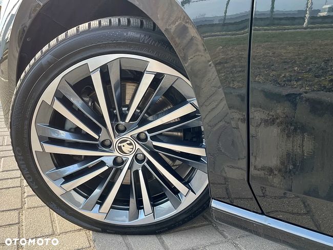 Skoda Superb 2.0 TDi 193KM, 4×4, Laurin & Klement, DSG, salon PL, 8 tys. km !