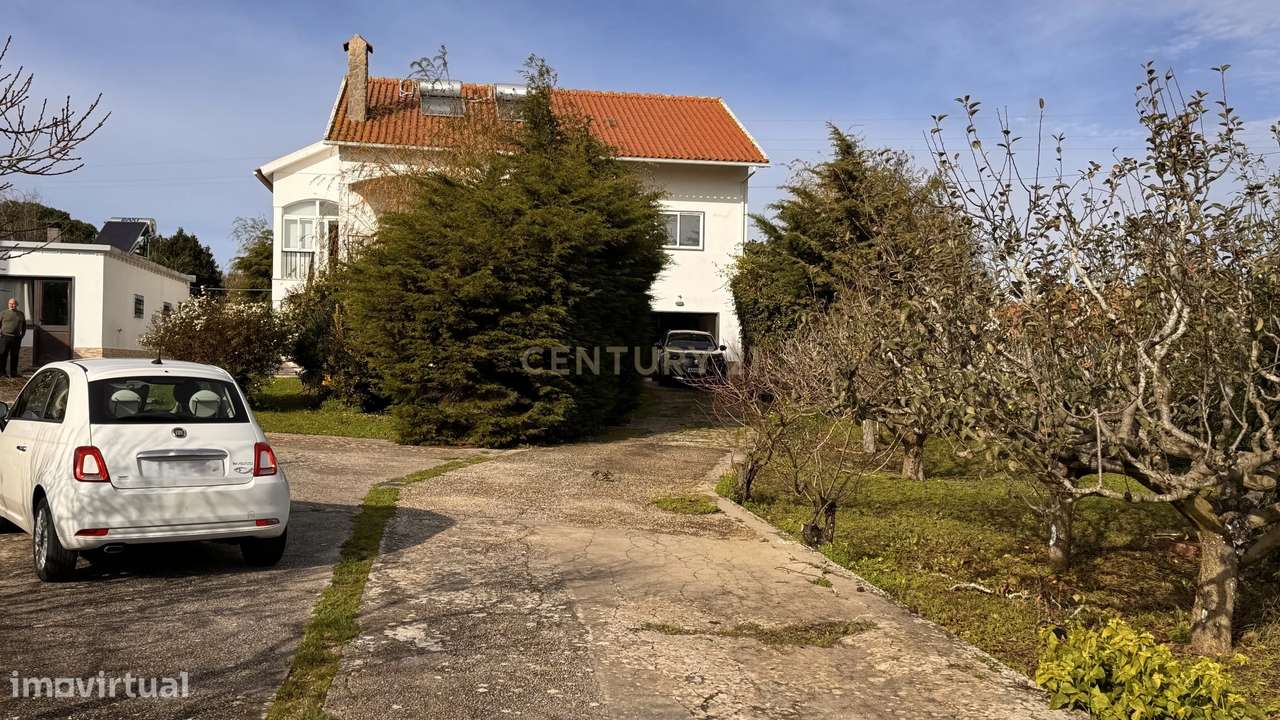 Moradia T5 com Terreno Generoso  - Mafra-7