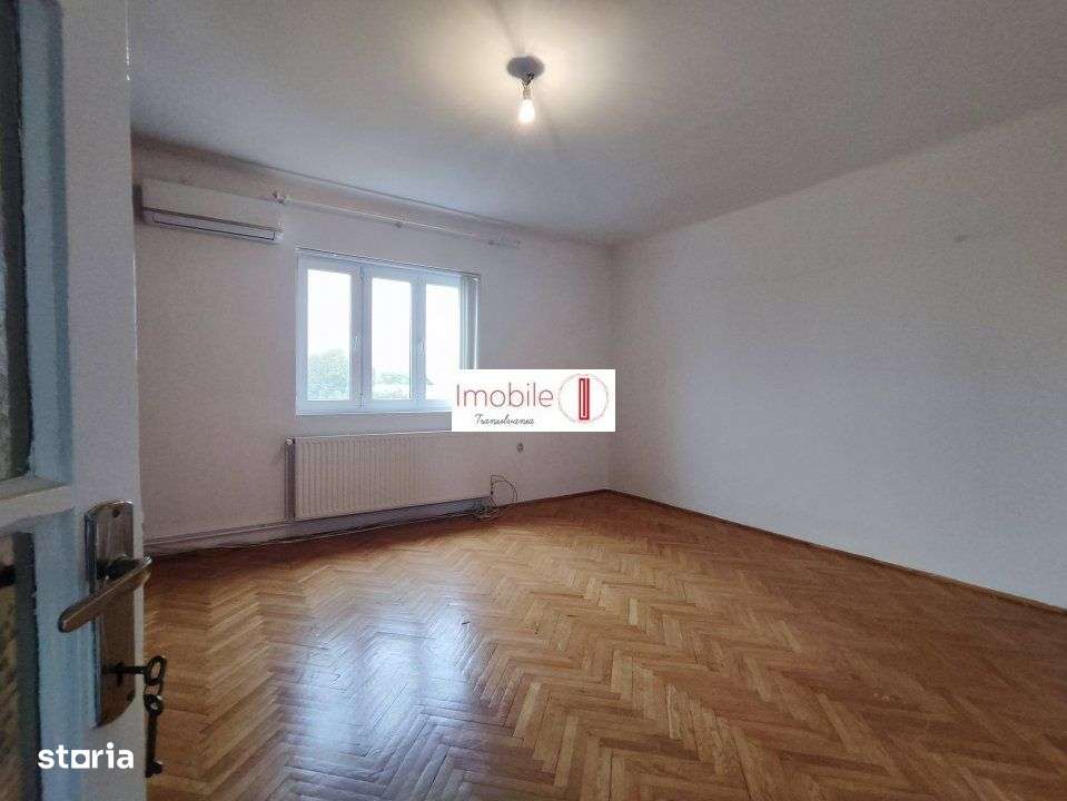 Casa versatila  in zona Penny-Strand Satu Mare-7