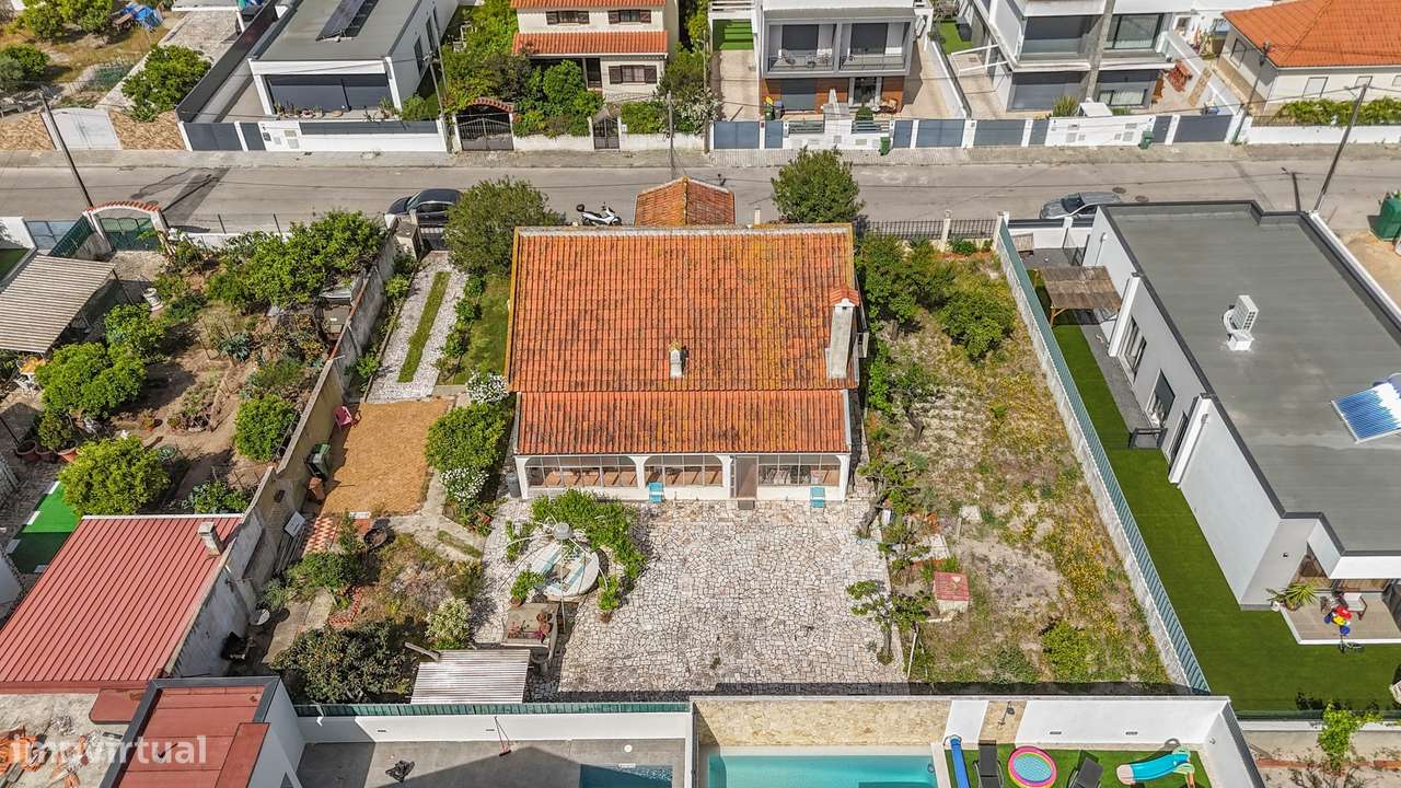 Moradia Isolada T3 com terreno de 726m² em Redondos – Espaço, Privacid-33