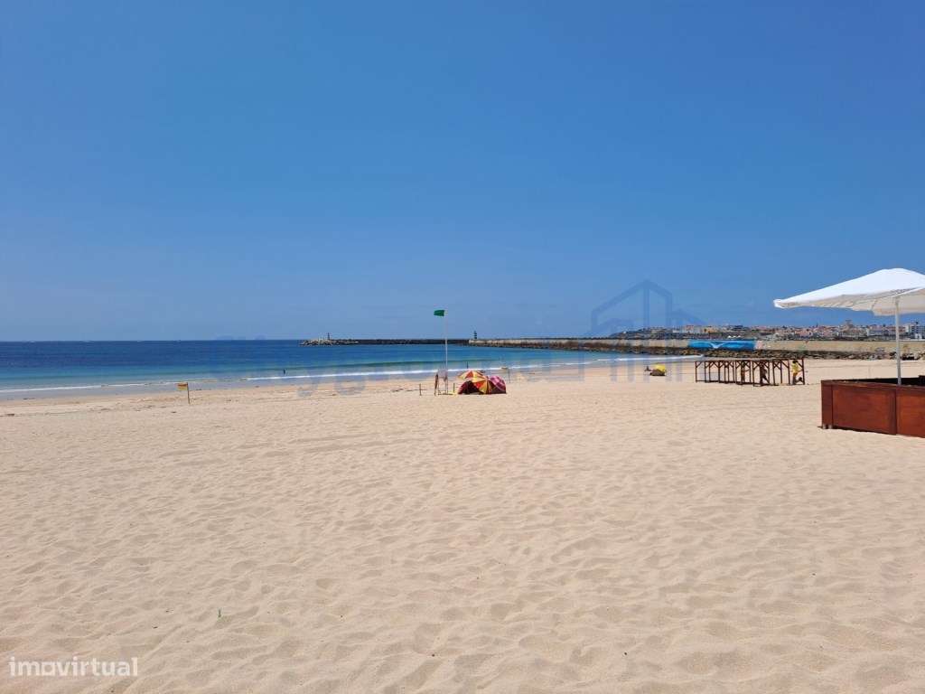 Moradia Geminada com 2 suítes junto à praia dos Supertubos-20