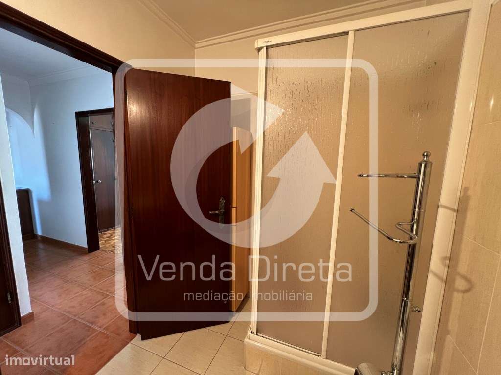 Andar de moradia T3 com garagem, Barreiro-21