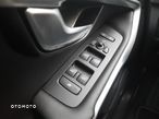 Volvo V40 D2 Drive-E R-Design Kinetic - 19