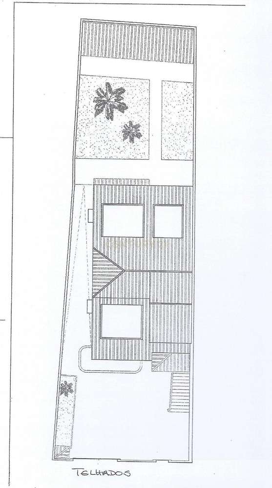 Moradia de Luxo T4 com Piscina e Jardim em Alvalade-54