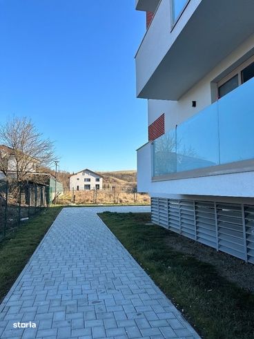 Apartament 3 camere , bloc nou , strada Zăvoaie-9