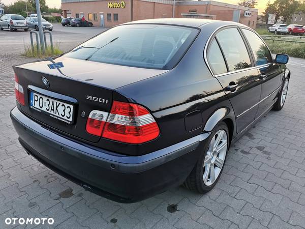 BMW Seria 3 320i - 11