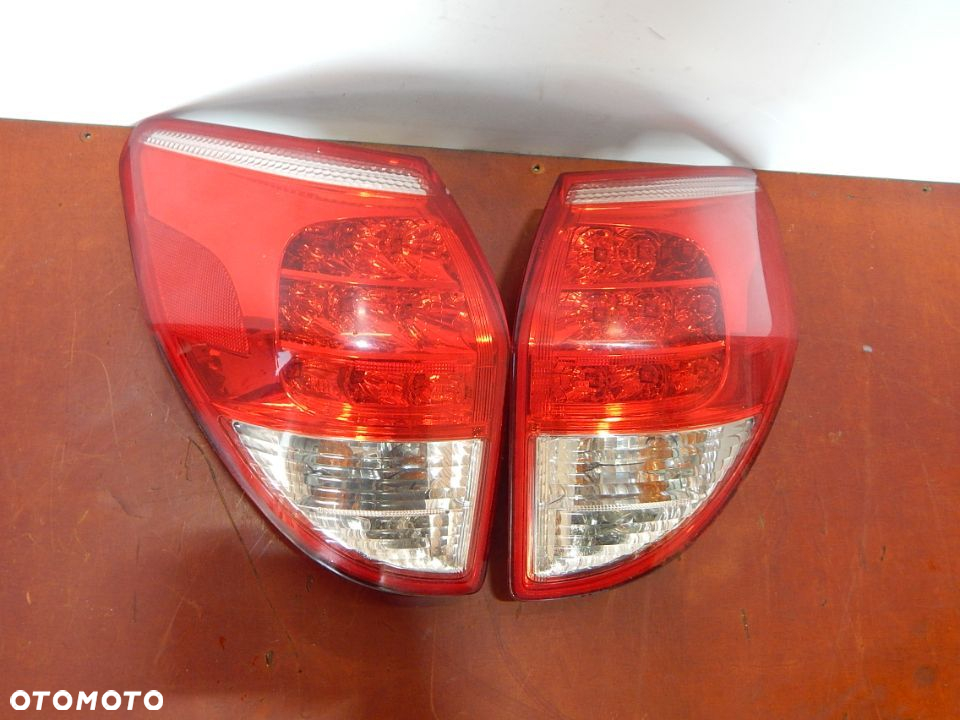 Lampa Reflektor tył Toyota RAV4 III 06-10  Łuków części - 3