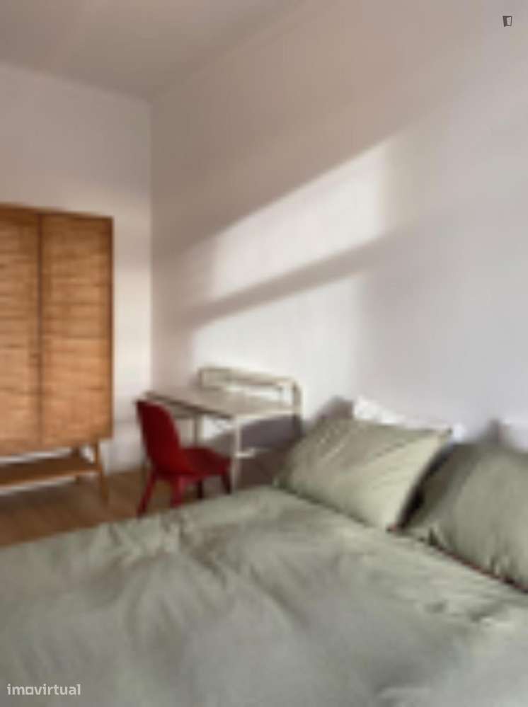 Quarto - localizado em Benfica Lisbon - Grande imagem: 5/7