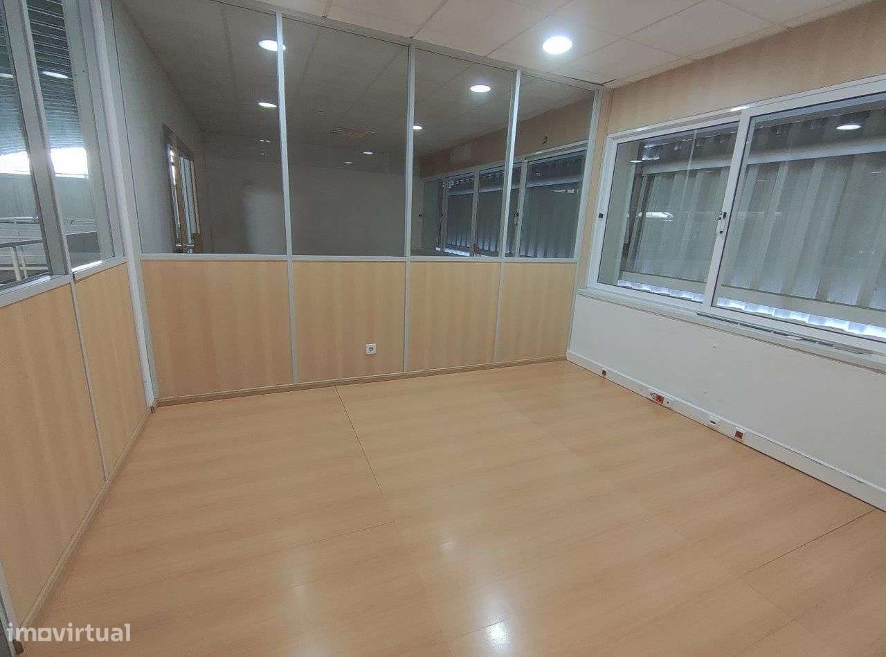 Armazém/fábrica com licenciamento industrial em Castelo de Paiva-11