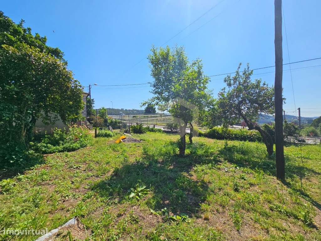 Moradia para Restauro em Mouquim-10