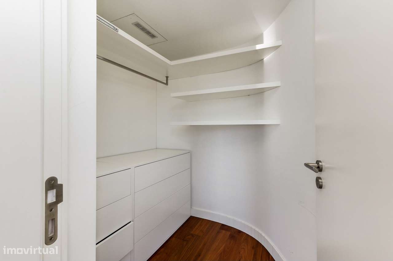 Moradia T5 de Luxo no Estoril — Exclusividade, Conforto e Estilo de Vi-31