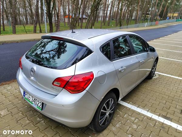 Opel Astra - 9