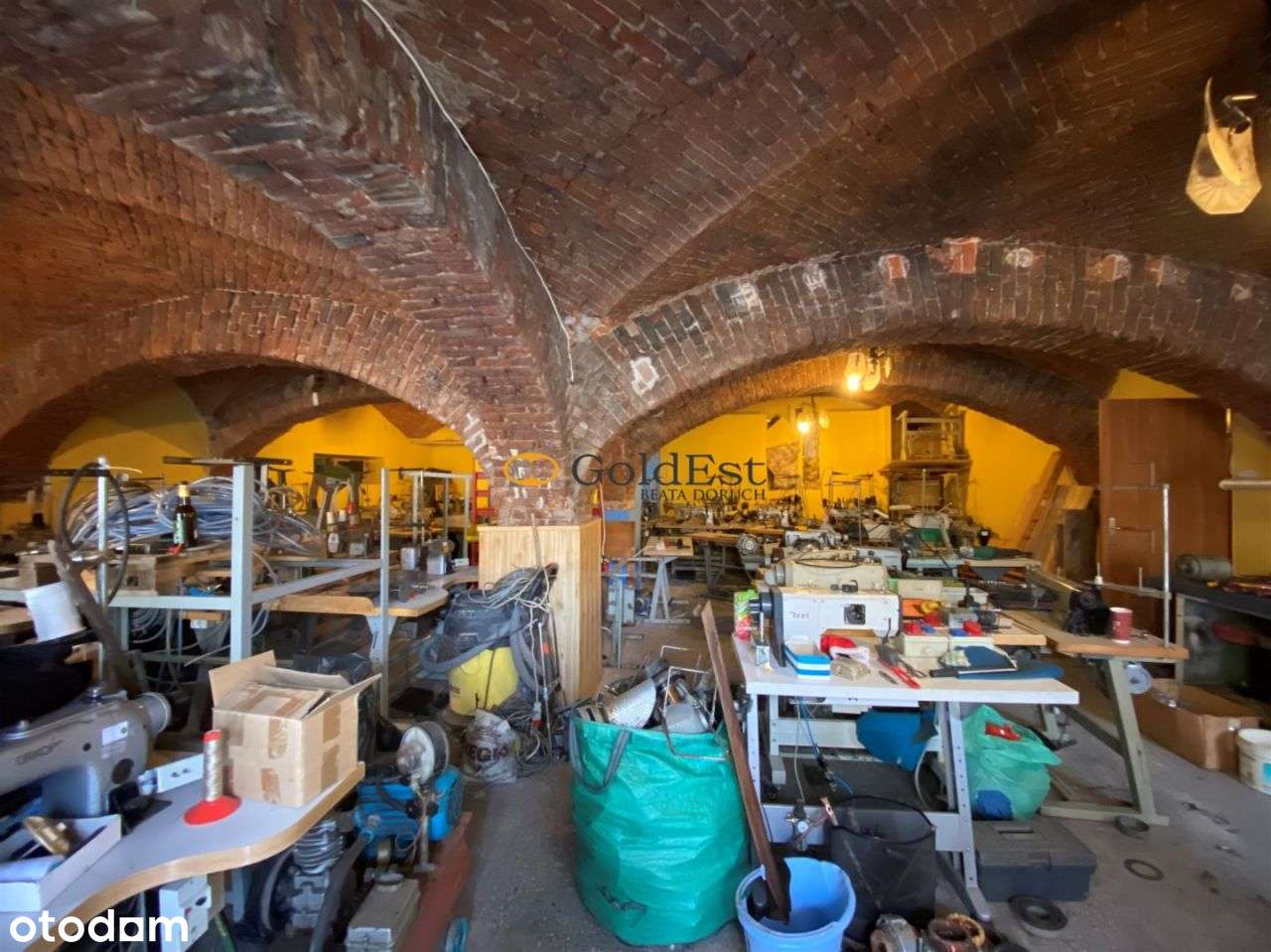 Nieruchomość do remontu w centrum, na parterze!-2