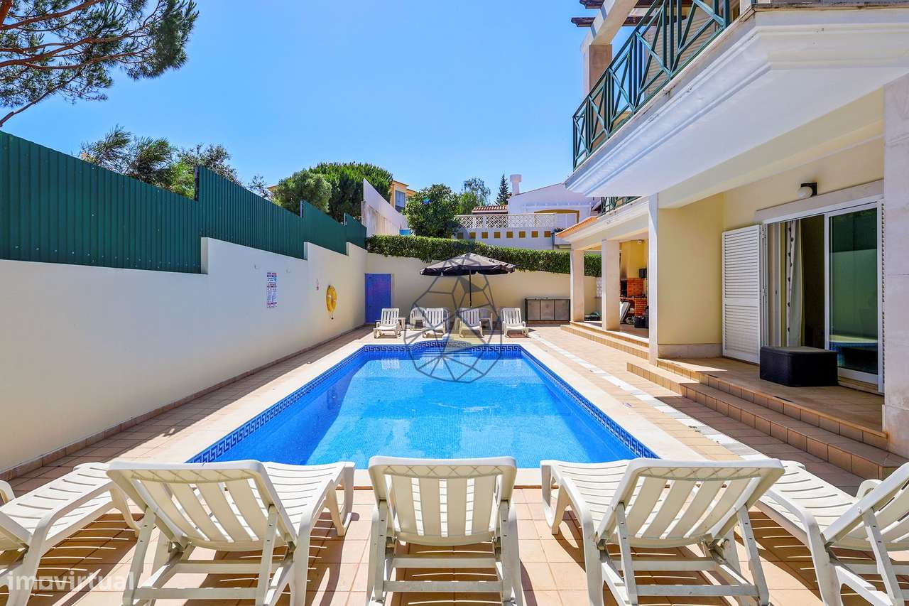 Moradia T5 com Piscina Privada, Jardim e 5 Suites em Montechoro, Albuf-19