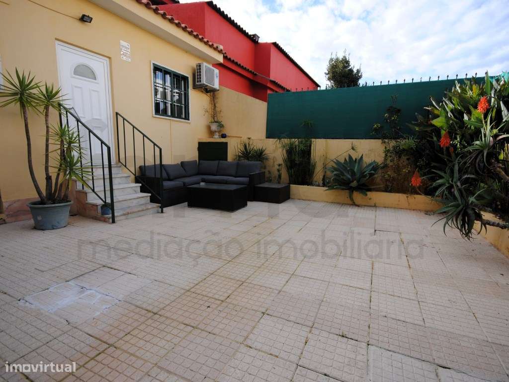 **Oportunidade Única: Moradia T6 à Venda!**-9