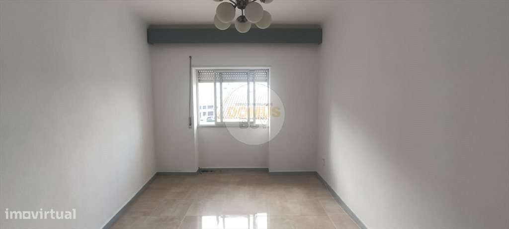 T2 | COZINHA EQUIPADA | VARANDA ABERTA - CENTRO CRUZ DE PAU - Grande imagem: 4/24