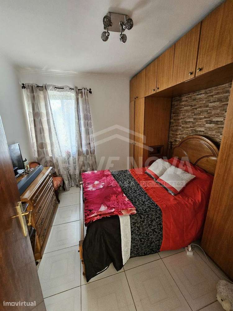 4 Moradias e 2 Espaços Comerciais - Grijó - Vila Nova de Gaia - Grande imagem: 4/25