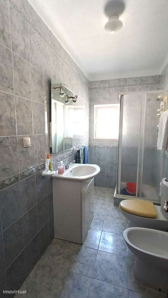 Moradia térrea isolada inserida em lote 2250 m2-18